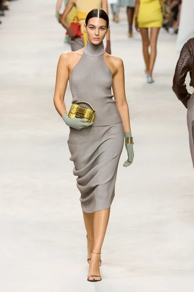 Look 44